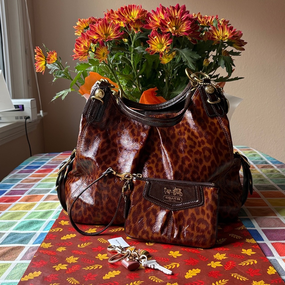 🐆 COACH VINTAGE  PATIENT LEATHER BAG WITH NWT BAG  CHARM 🐆 - Picture 10 of 14